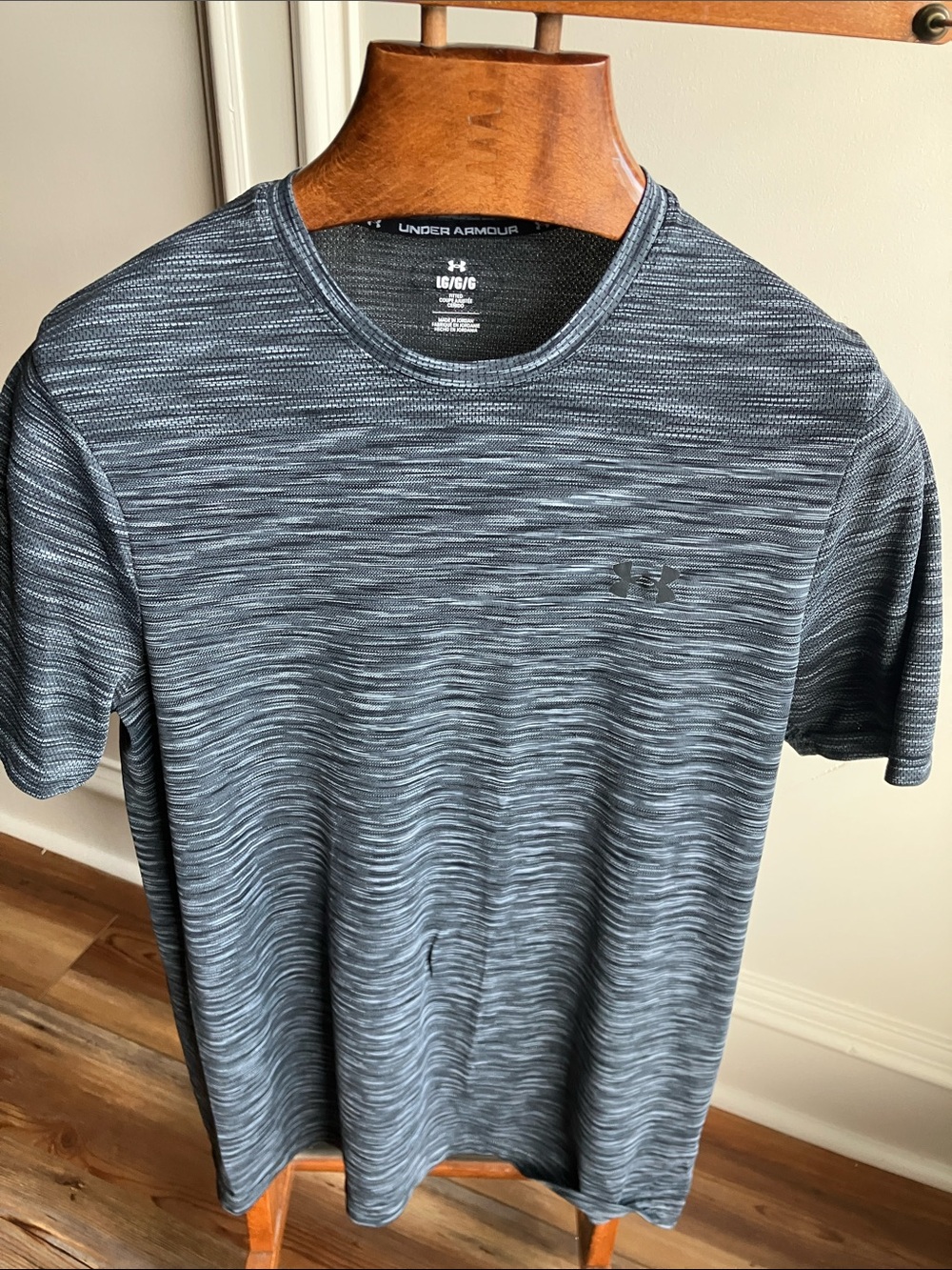 Under Armour Men’s Black and Gray Space-Dye Short Sleeve Performance Tee